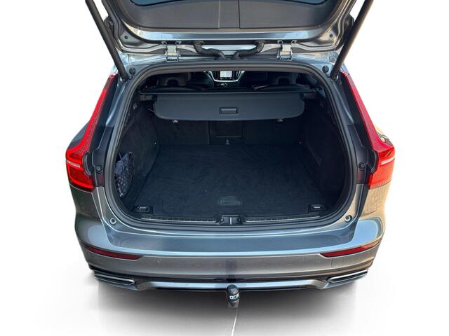 Volvo V60 2.0 T5 250 PK R-Design ? LED ? CarPlay ? 19 inch