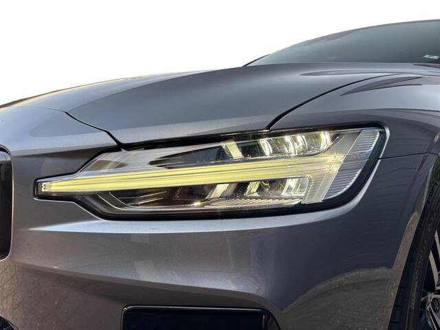 Volvo V60 2.0 T5 250 PK R-Design ? LED ? CarPlay ? 19 inch