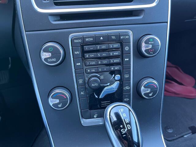 Volvo V60 1.5 T3 Polar | Trekhaak | Navigatie | Stoelverwarming Voor en Achter | Cruise Control Adaptief | Dodehoekdetectie | Parkeersensoren | Getint Glas | Lichtmetalen Velgen 19 inch