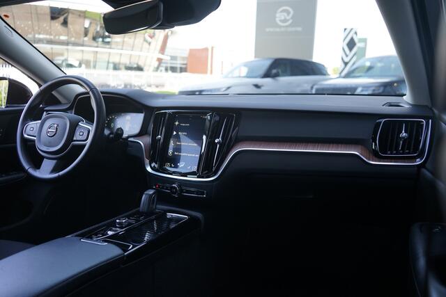 Volvo V60 2.0 T6 Twin Engine AWD Momentum Pro | Verwarmde voorstoelen |