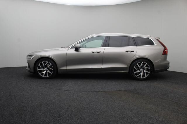 Volvo V60 2.0 T5 Momentum 2019 | INCL. BTW | Navigatie | Carplay | Spraakbediening | Regensensor | Elektrische Ramen | Boekjes | 2 Sleutels | Elektrische Achterklep | Achteruitrij Camera | Nationale Autopas