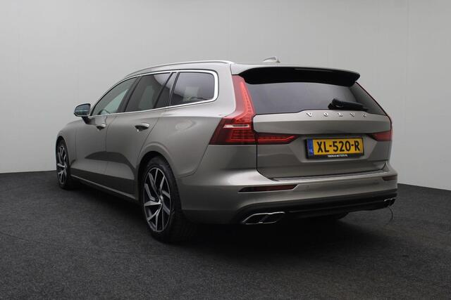 Volvo V60 2.0 T5 Momentum 2019 | INCL. BTW | Navigatie | Carplay | Spraakbediening | Regensensor | Elektrische Ramen | Boekjes | 2 Sleutels | Elektrische Achterklep | Achteruitrij Camera | Nationale Autopas