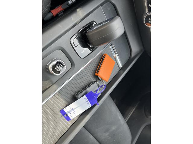 Volvo V60 2.0 B3 Core Carplay / Led / ACC / Clima
