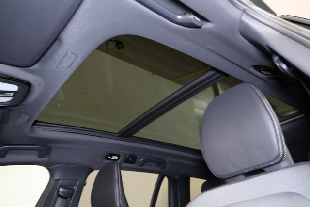 Volvo V60 T6 Recharge AWD Plus Dark - Panorama/schuifdak - IntelliSafe Assist & Surround - 360º Camera - Harman/Kardon audio - Verwarmde voorstoelen, stuur & achterbank - Parkeersensoren voor & achter - Elektr. bedienb. voorstoelen met geheugen - Head up display -