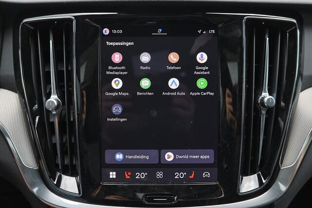 Volvo V60 T6 Recharge AWD Plus Dark - Panorama/schuifdak - IntelliSafe Assist & Surround - 360º Camera - Harman/Kardon audio - Verwarmde voorstoelen, stuur & achterbank - Parkeersensoren voor & achter - Elektr. bedienb. voorstoelen met geheugen - Head up display - 