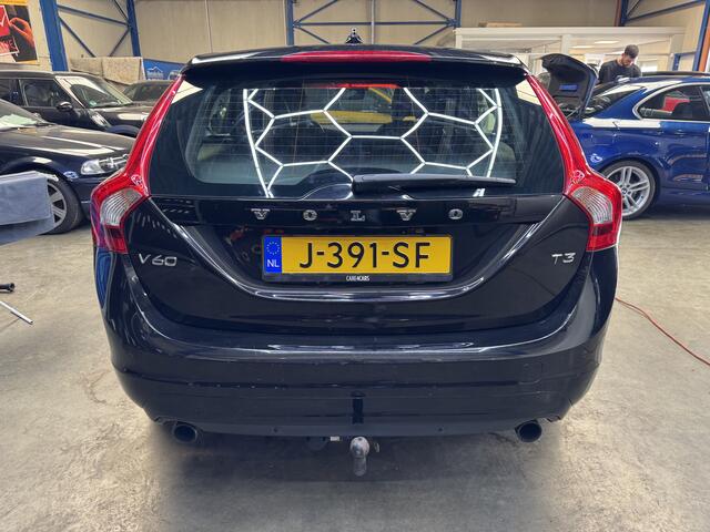 Volvo V60 1.5 T3 Momentum Trekhaak | Navi | Bleu-Tooth | Goed onderhouden % Bovag Occasion Partner %
