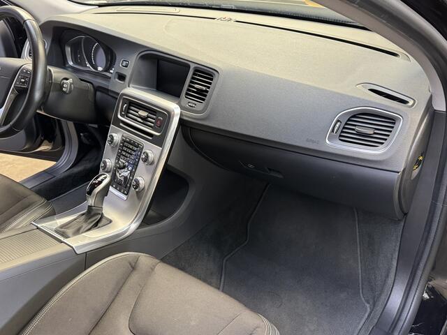 Volvo V60 1.5 T3 Momentum Trekhaak | Navi | Bleu-Tooth | Goed onderhouden % Bovag Occasion Partner %