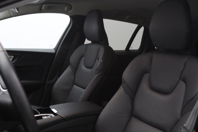 Volvo V60 2.0 T6 350 PK Plug-in hybrid AWD Plus Dark Long Range, Trekhaak, Camera, Winterpakket, Leder, Memory