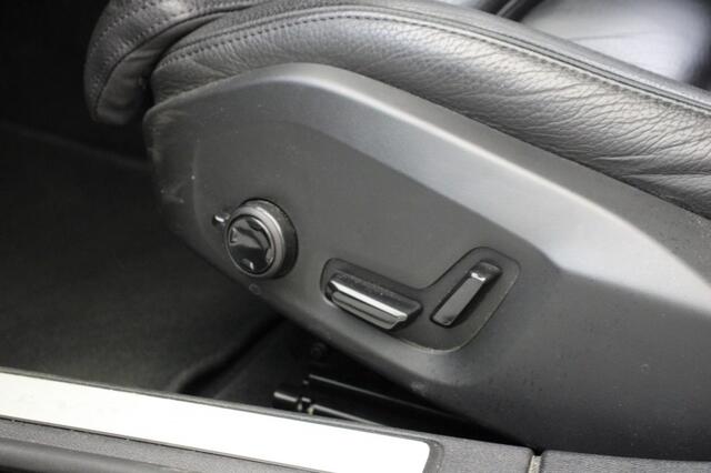 Volvo V60 2.0 B3 Inscription Automaat - Carplay, Camera, Leer, Memory, Stoelverw. Afn. Trekhaak