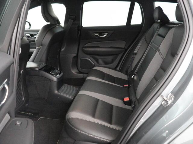 Volvo V60 2.0 T8 Twin Engine AWD R-Design | Trekhaak | Stoelverwarming | Carplay | Sportstoelen | Half leder | Navigatie | Camera | Side Assist | 19'' velgen | Full LED | Standkachel | Cruise control | PHEV | Plug In
