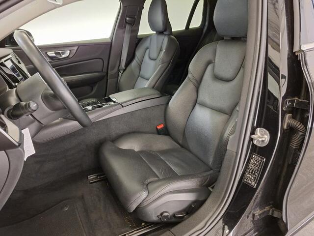 Volvo V60 2.0 T8 Recharge AWD Inscription | SOH: 97% | Long Range | Trekhaak | Stoel/stuur verwarming | Camera | Adaptieve Cruise | Power Seats | Memory | Schuif/kantel Panoramadak | BLIS |