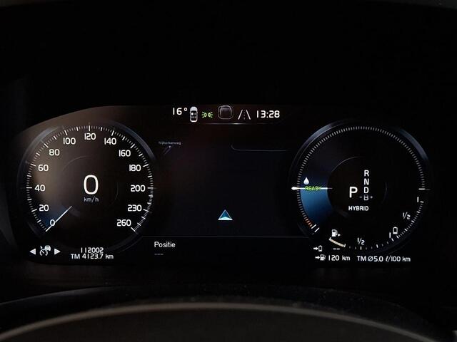 Volvo V60 2.0 T8 Recharge AWD Inscription | SOH: 97% | Long Range | Trekhaak | Stoel/stuur verwarming | Camera | Adaptieve Cruise | Power Seats | Memory | Schuif/kantel Panoramadak | BLIS |