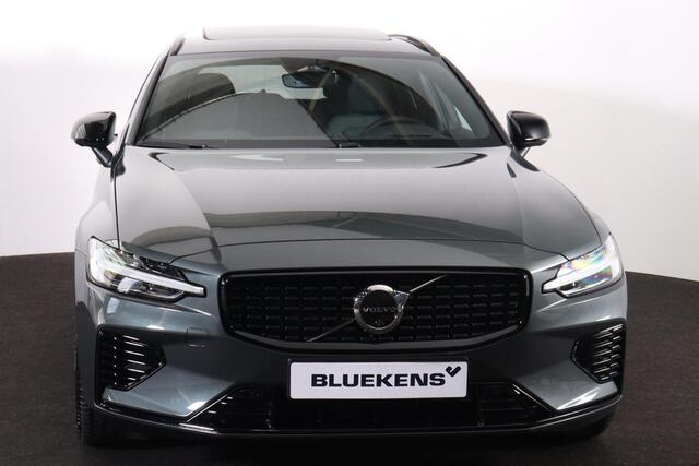 Volvo V60 T6 Recharge AWD Plus Dark - Panorama/schuifdak - IntelliSafe Assist & Surround - 360º Camera - Harman/Kardon audio - Verwarmde voorstoelen, stuur & achterbank - Parkeersensoren voor & achter - Elektr. bedienb. voorstoelen met geheugen - Head up display - 