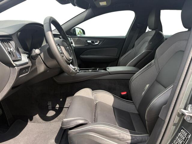 Volvo V60 2.0 T6 Plug-in hybrid AWD Plus Dark l Trekhaak l Semi wegklapbare trekhaak l