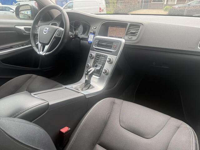 Volvo V60 2.0 T4 190 pk Momentum