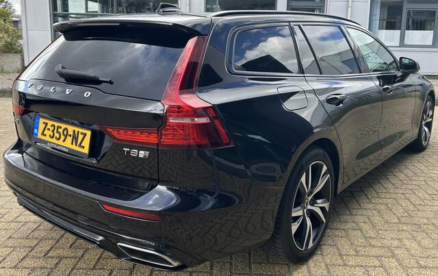 Volvo V60 2.0 T8 Twin Engine AWD R-Design 331PK | Achteruitrijcamera | Nieuwe APK | LED | Carplay | Lederen Bekleding | Elektrisch Bestuurdersstoel met Geheugen | Elektrisch Verstelbare Passagiersstoel | Stoelverwarming | Navigatie | 2 Sleutels | Elek Achterklep |