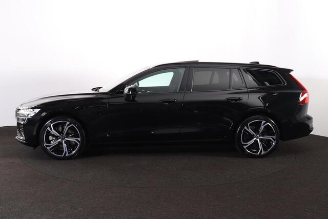 Volvo V60 T6 Recharge AWD Plus Dark - Panorama/schuifdak - IntelliSafe Assist & Surround - 360º Camera - Harman/Kardon audio - Verwarmde voorstoelen, stuur & achterbank - Parkeersensoren voor & achter - Elektr. bedienb. voorstoelen met geheugen - Head up display - 