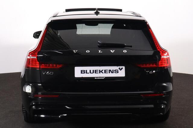 Volvo V60 T6 Recharge AWD Plus Dark - Panorama/schuifdak - IntelliSafe Assist & Surround - 360º Camera - Harman/Kardon audio - Verwarmde voorstoelen, stuur & achterbank - Parkeersensoren voor & achter - Elektr. bedienb. voorstoelen met geheugen - Head up display - 