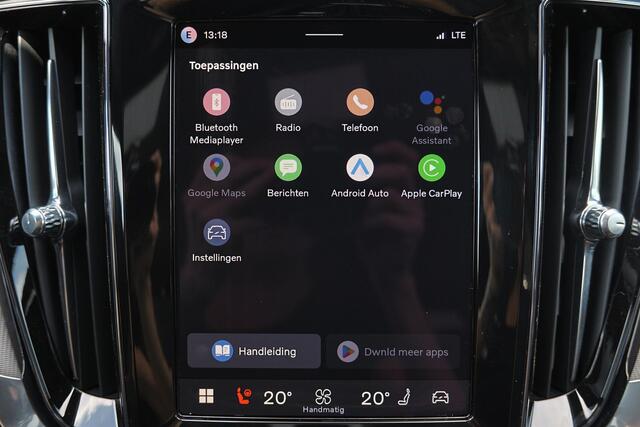 Volvo V60 T6 Recharge AWD Plus Dark - Panorama/schuifdak - IntelliSafe Assist & Surround - 360º Camera - Harman/Kardon audio - Verwarmde voorstoelen, stuur & achterbank - Parkeersensoren voor & achter - Elektr. bedienb. voorstoelen met geheugen - Head up display - 