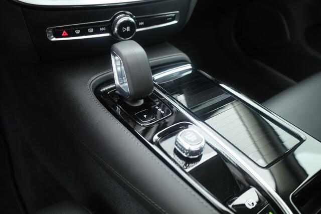 Volvo V60 2.0 T6 Plug-in hybrid AWD Plus Dark | SOH 101.9% | Forest Lake | Pano | Head-Up | Harman Kardon | 360cam | Pilot Assist | Stoel-Stuurverw.