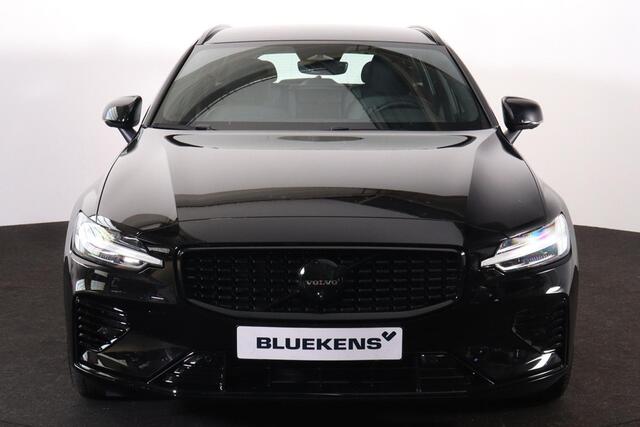Volvo V60 T6 Recharge AWD Plus Dark - IntelliSafe Assist & Surround - 360º Camera - Harman/Kardon audio - Verwarmde voorstoelen, stuur & achterbank - Parkeersensoren voor & achter - Elektr. bedienb. voorstoelen met geheugen - Inklapbare trekhaak - 18' LMV