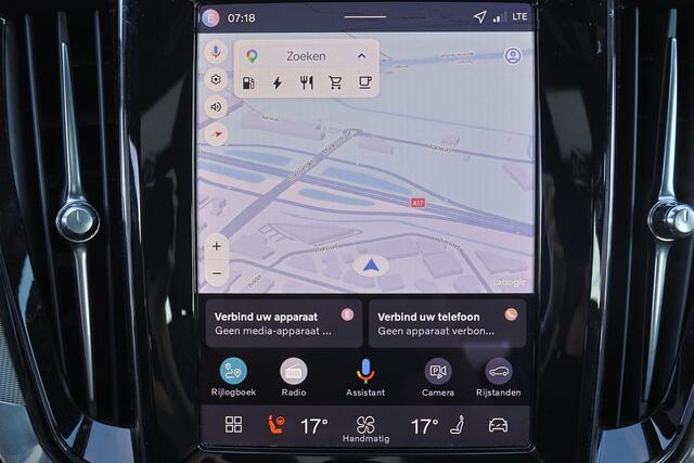 Volvo V60 T6 Recharge AWD Plus Dark - IntelliSafe Assist & Surround - 360º Camera - Harman/Kardon audio - Verwarmde voorstoelen, stuur & achterbank - Parkeersensoren voor & achter - Elektr. bedienb. voorstoelen met geheugen - Inklapbare trekhaak - 18' LMV