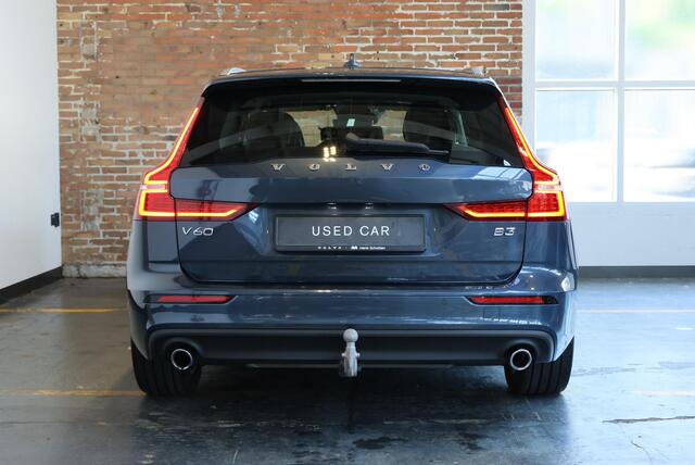 Volvo V60 2.0 B3 Business Pro | Semi Electrische Wegklapbare Trekhaak | Adaptive Cruise Control | Stoelverwarming | BLIS | Parkeersensoren voor + achter | Parkeercamera | Stuurwielverwarming | Navigatie |