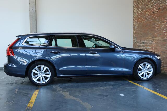 Volvo V60 2.0 B3 Business Pro | Semi Electrische Wegklapbare Trekhaak | Adaptive Cruise Control | Stoelverwarming | BLIS | Parkeersensoren voor + achter | Parkeercamera | Stuurwielverwarming | Navigatie |