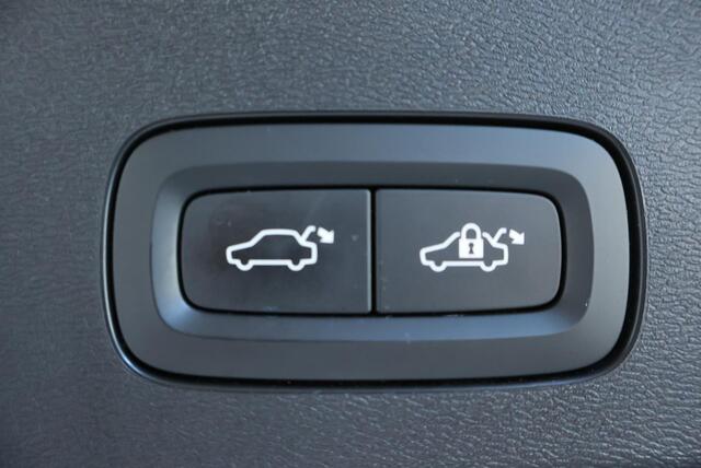 Volvo V60 2.0 B3 Business Pro | Semi Electrische Wegklapbare Trekhaak | Adaptive Cruise Control | Stoelverwarming | BLIS | Parkeersensoren voor + achter | Parkeercamera | Stuurwielverwarming | Navigatie |