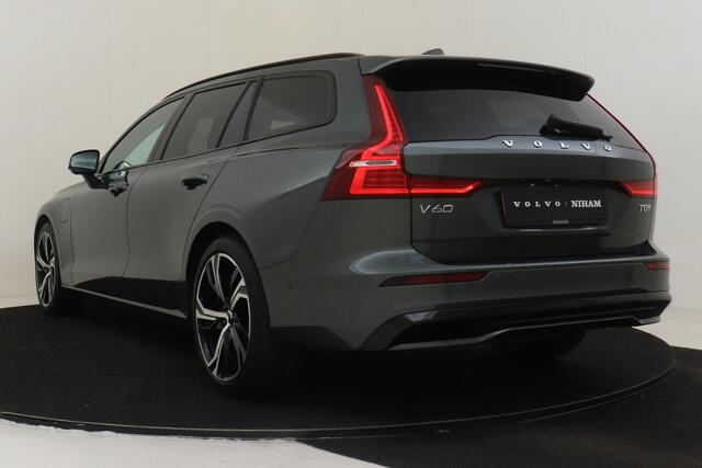 Volvo V60 T8 PLUG-IN HYBRID AWD ULTRA DARK -PANO.DAK|HARMAN/KARDON|GEVENT.LEDER+MASSAGE|360°CAM|HEAD-UP DISP.|PRIVACY.GLAS|TREKHAAK|19"
