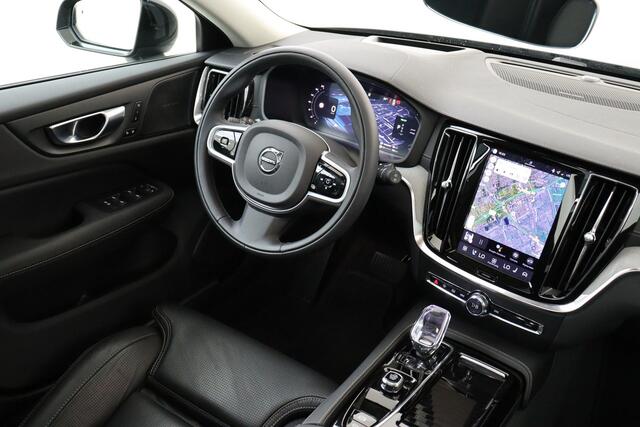Volvo V60 T8 PLUG-IN HYBRID AWD ULTRA DARK -PANO.DAK|HARMAN/KARDON|GEVENT.LEDER+MASSAGE|360°CAM|HEAD-UP DISP.|PRIVACY.GLAS|TREKHAAK|19"