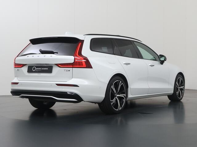 Volvo V60 2.0 T6 Plug-in hybrid AWD Ultra Dark | B&W Audio | HUD | Stoelverwarming V+A | Panoramadak | Memory stoelen | Dodehoek detectie | Camera 360° |