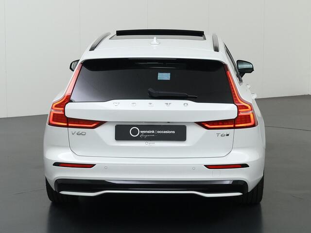 Volvo V60 2.0 T6 Plug-in hybrid AWD Ultra Dark | B&W Audio | HUD | Stoelverwarming V+A | Panoramadak | Memory stoelen | Dodehoek detectie | Camera 360° |