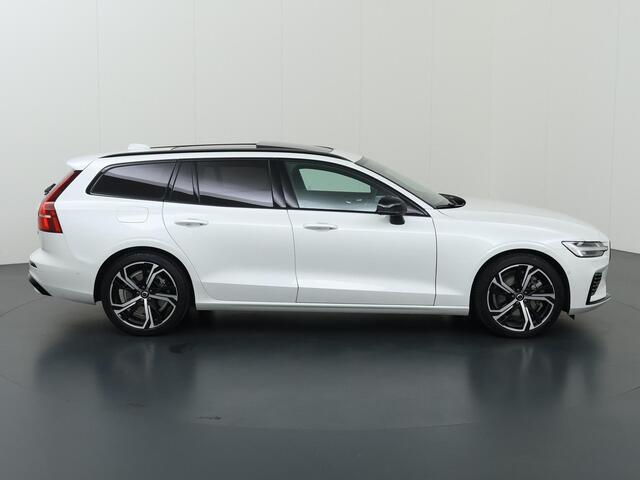 Volvo V60 2.0 T6 Plug-in hybrid AWD Ultra Dark | B&W Audio | HUD | Stoelverwarming V+A | Panoramadak | Memory stoelen | Dodehoek detectie | Camera 360° |
