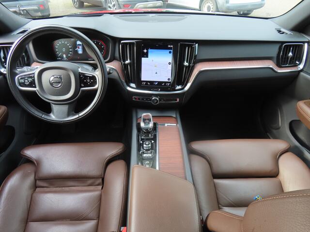 Volvo V60 2.0 B3 Inscription*Panoramadak*Trekhaak*Leder*H&K*