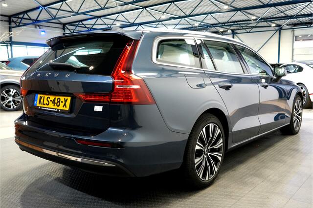 Volvo V60 2.0 T6 AWD 293kW/399pk Aut8 Plug-in hybrid Long Range Plus Bright PANORAMADAK + ADAPT.CRUISE + PILOT ASSIST + SPORTSTOELEN + EL.TREKHAAK + STOELVERWARMING V&A + STUURVERWARMING + ACHTERUITRIJCAMERA + BLIS + LANE ASSIST + LEER + PARKSENSOREN + 18" LM-VELGE