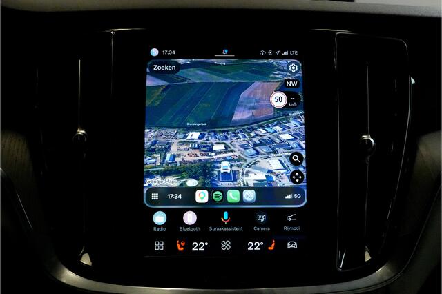 Volvo V60 2.0 T6 AWD 293kW/399pk Aut8 Plug-in hybrid Long Range Plus Bright PANORAMADAK + ADAPT.CRUISE + PILOT ASSIST + SPORTSTOELEN + EL.TREKHAAK + STOELVERWARMING V&A + STUURVERWARMING + ACHTERUITRIJCAMERA + BLIS + LANE ASSIST + LEER + PARKSENSOREN + 18" LM-VELGE