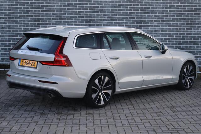 Volvo V60 2.0 T4 Momentum Pro | Trekhaak | Lederen bekleding | Adaptieve Cruise Control | Standkachel | Stoel- en stuurverwarming | Actieve LED koplampen | Sportstoelen | Verwarmbare achterbank | Dode hoek detectie BLIS | Navigatie | Achteruitrijcamera | Parkeersen