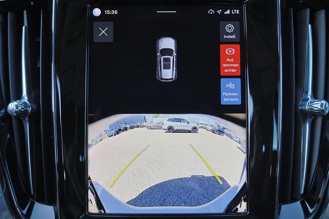 Volvo V60 T6 Recharge AWD Essential Bright - IntelliSafe Assist & Surround - Parkeercamera achter - Verwarmde voorstoelen, stuur & achterbank - Parkeersensoren voor & achter - Inklapbare trekhaak - 18' LMV