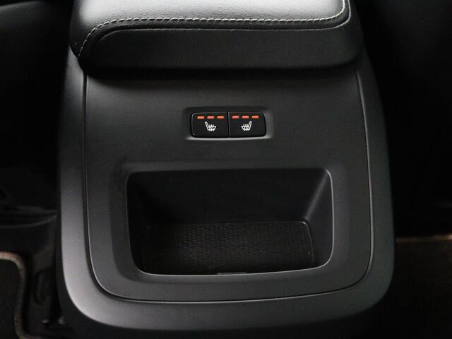 Volvo V60 2.0 T4 R-Design Panoramadak | Full LED | Trekhaak | Carplay | Pilot assist | Navigate | Stoel & Stuurverwarming | Achteruitrij camera | Cruise control | Climate control
