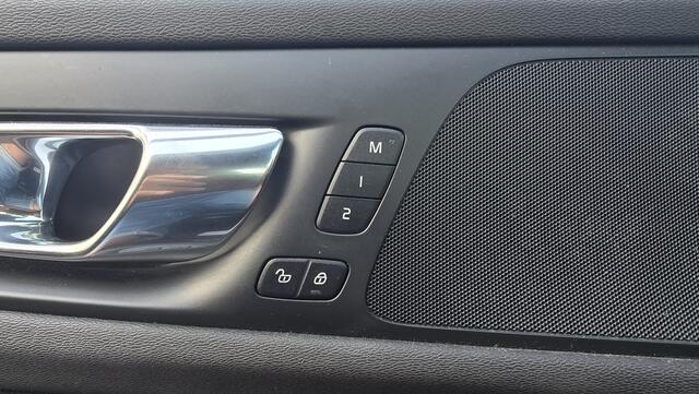 Volvo V60 2.0 T5 Momentum Pro |NAP|DOH|Memory|Trekhaak|Stoelverwarming voor + achter