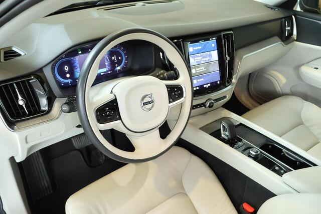Volvo V60 B4 Automaat Core | Blond Lederen bekleding | Adaptive Cruise Control | Google Infotainment | Parkeersensoren voor + achter | Dealeronderhouden | Climate Control |