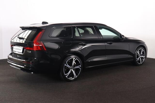 Volvo V60 T6 Recharge AWD Plus Dark - Panorama/schuifdak - IntelliSafe Assist & Surround - 360º Camera - Harman/Kardon audio - Verwarmde voorstoelen, stuur & achterbank - Parkeersensoren voor & achter - Elektr. bedienb. voorstoelen met geheugen - Head up display -