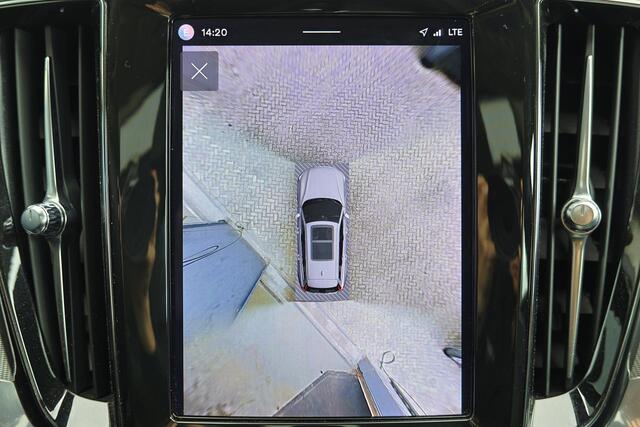 Volvo V60 B4 Plus Bright - Panorama/schuifdak - IntelliSafe Assist - 360º Camera - Harman/Kardon audio - Adaptieve LED koplampen - Verwarmde voorstoelen, stuur & achterbank - Parkeersensoren voor & achter - Elektr. bedienb. voorstoelen met geheugen - Draadloze tel.
