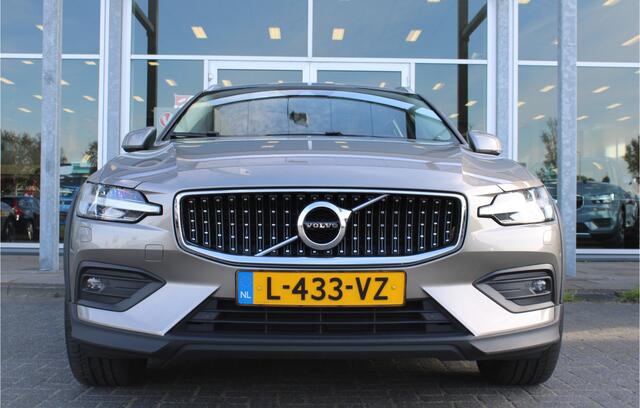 Volvo V60 CROSS COUNTRY B5 Automaat AWD Pro | Massagestoelen | Head-Up | Schuif/kanteldak | Camera | Trekhaak | Adapt. Cruise