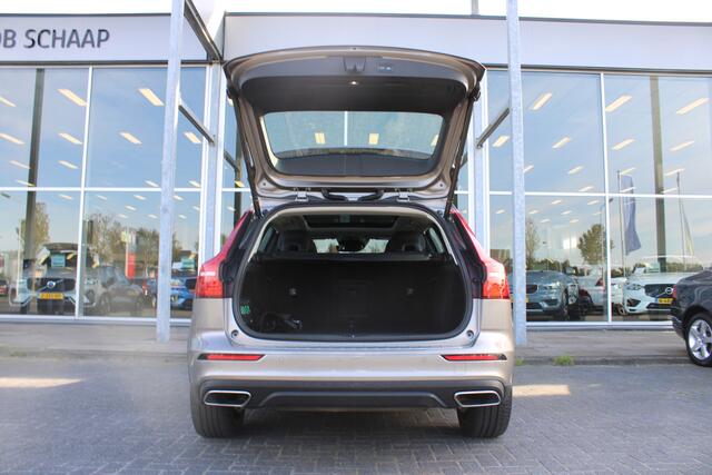 Volvo V60 CROSS COUNTRY B5 Automaat AWD Pro | Massagestoelen | Head-Up | Schuif/kanteldak | Camera | Trekhaak | Adapt. Cruise