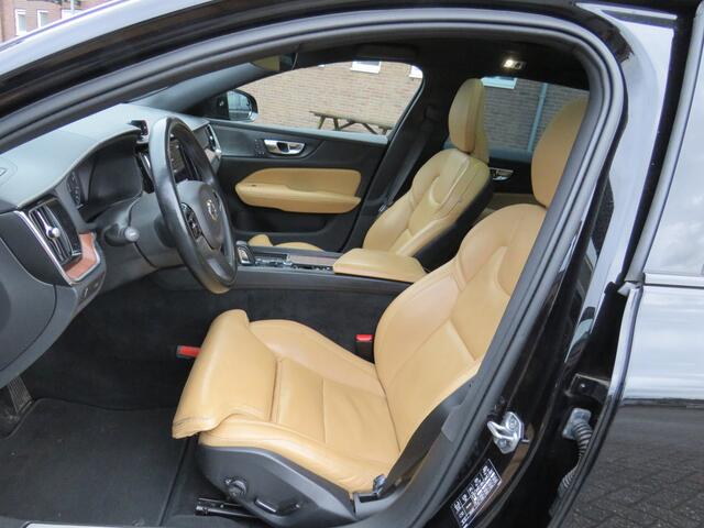 Volvo V60 CROSS COUNTRY 2.0 B5 AWD Pro * Rijklaarprijs incl. garantie * Trekhaak * Panoramadak * Leder * Adaptive Cruise * Led