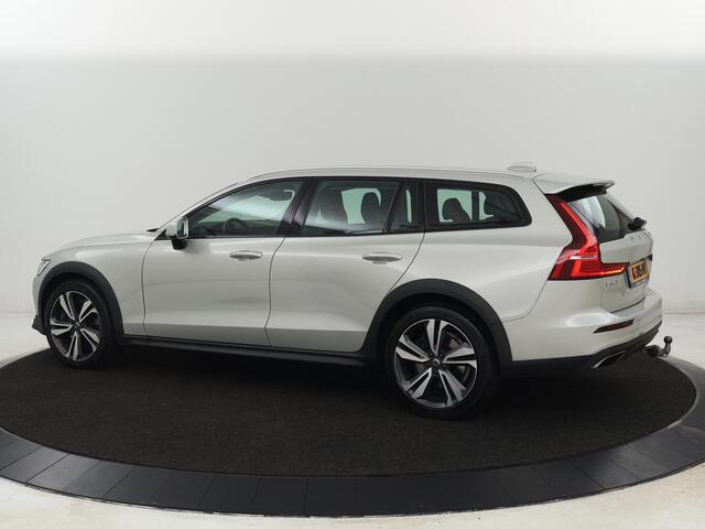 Volvo V60 CROSS COUNTRY 2.0 T5 AWD Pro | Stoelventilatie | Massage | Massage | Trekhaak | Adaptive cruise | Nappaleder | Camera | Carplay | Harman/Kardon | Stoelverwarming | Navigatie | Memory | Full LED