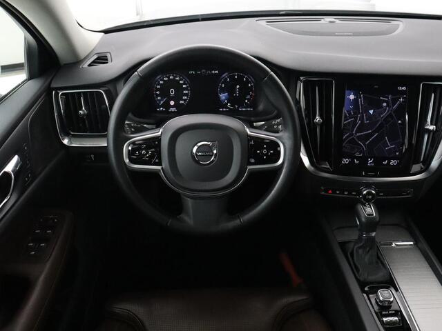 Volvo V60 CROSS COUNTRY 2.0 T5 AWD Pro | Stoelventilatie | Massage | Massage | Trekhaak | Adaptive cruise | Nappaleder | Camera | Carplay | Harman/Kardon | Stoelverwarming | Navigatie | Memory | Full LED