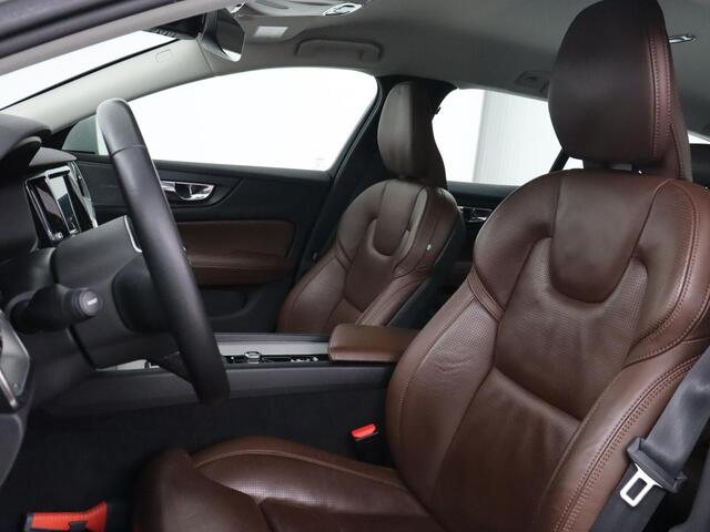 Volvo V60 CROSS COUNTRY 2.0 T5 AWD Pro | Stoelventilatie | Massage | Massage | Trekhaak | Adaptive cruise | Nappaleder | Camera | Carplay | Harman/Kardon | Stoelverwarming | Navigatie | Memory | Full LED